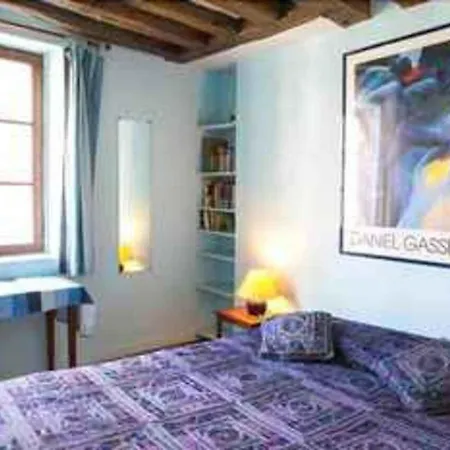 1 Apartment *